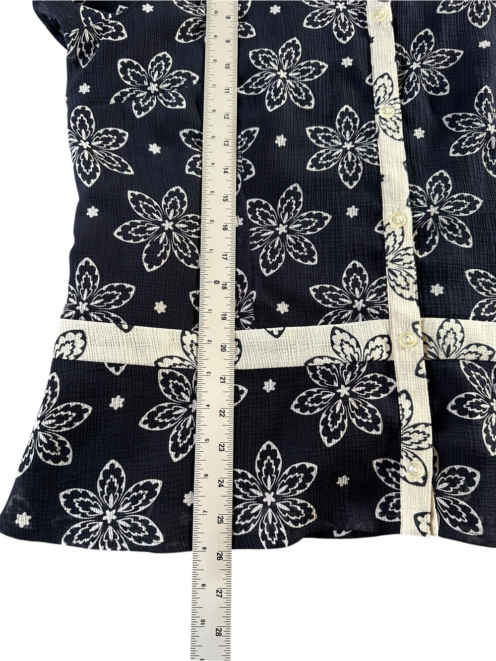 Alfred Dunner Navy and Cream Floral Button-Front Blouse 16 - Picture 8 of 10